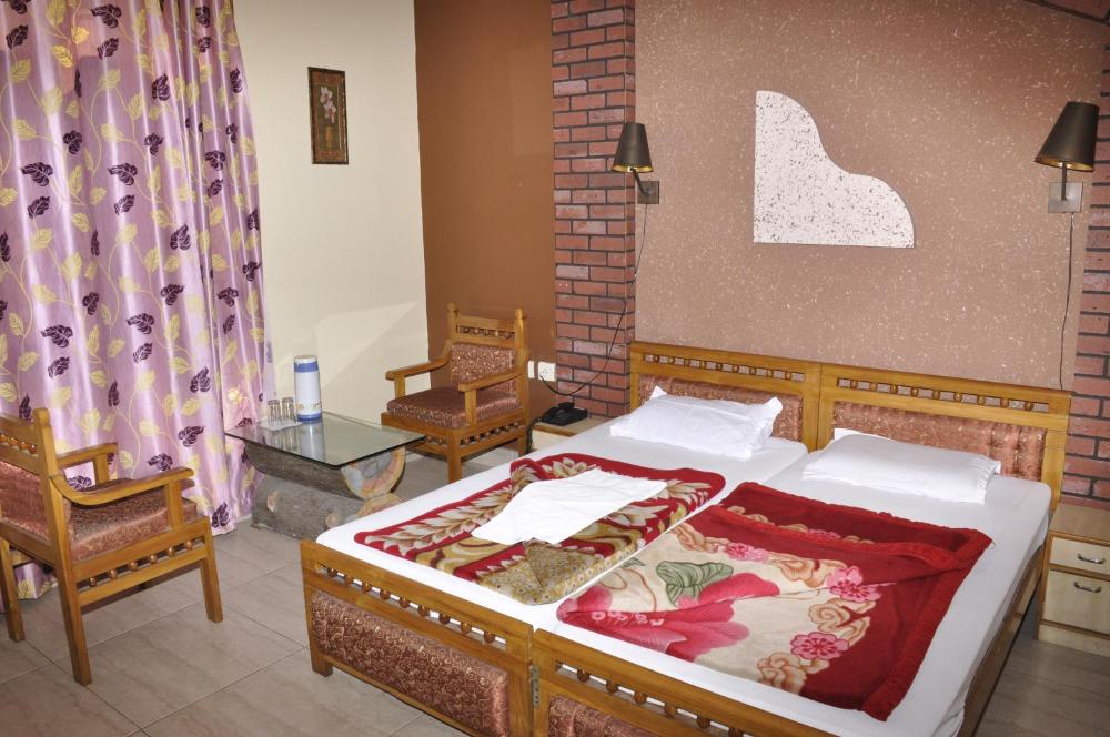 Hotel Pratiksha